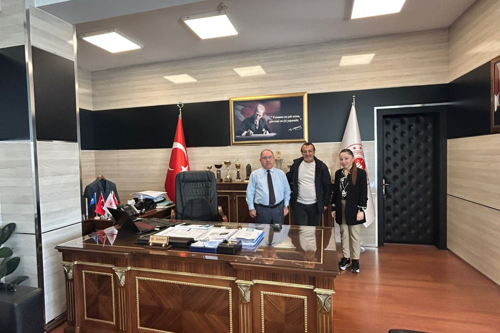 Çevre ve Şehircilik İl Müdürümüz Ömer Bolat, Şube Müdürümüz Melike Özer ve Metin Güneş bir araya geldi