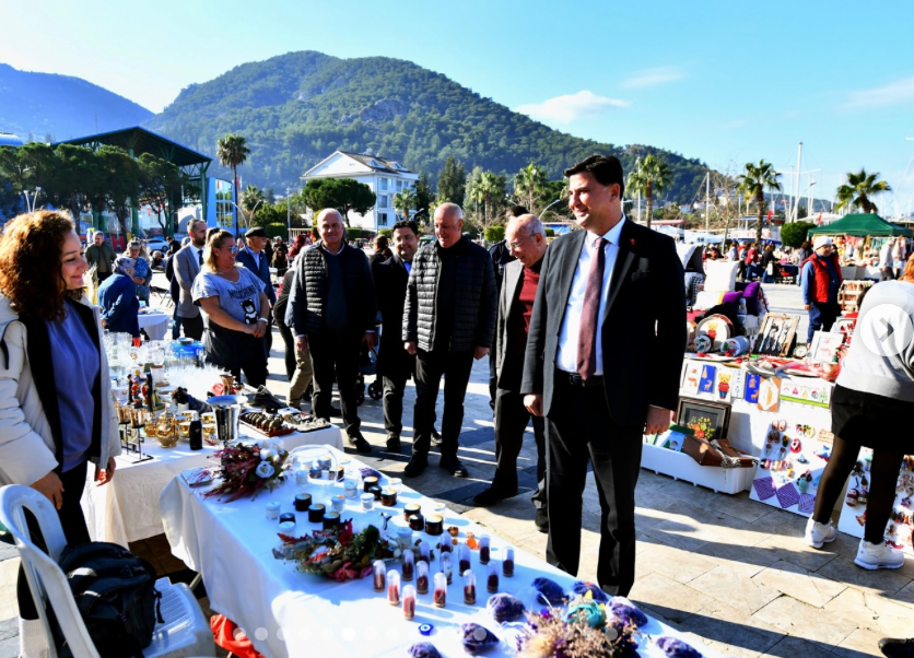 Beşkaza Meydanı’nda Yeni Yıl Pazarı Dayanışma ve Umutla Karşılandı