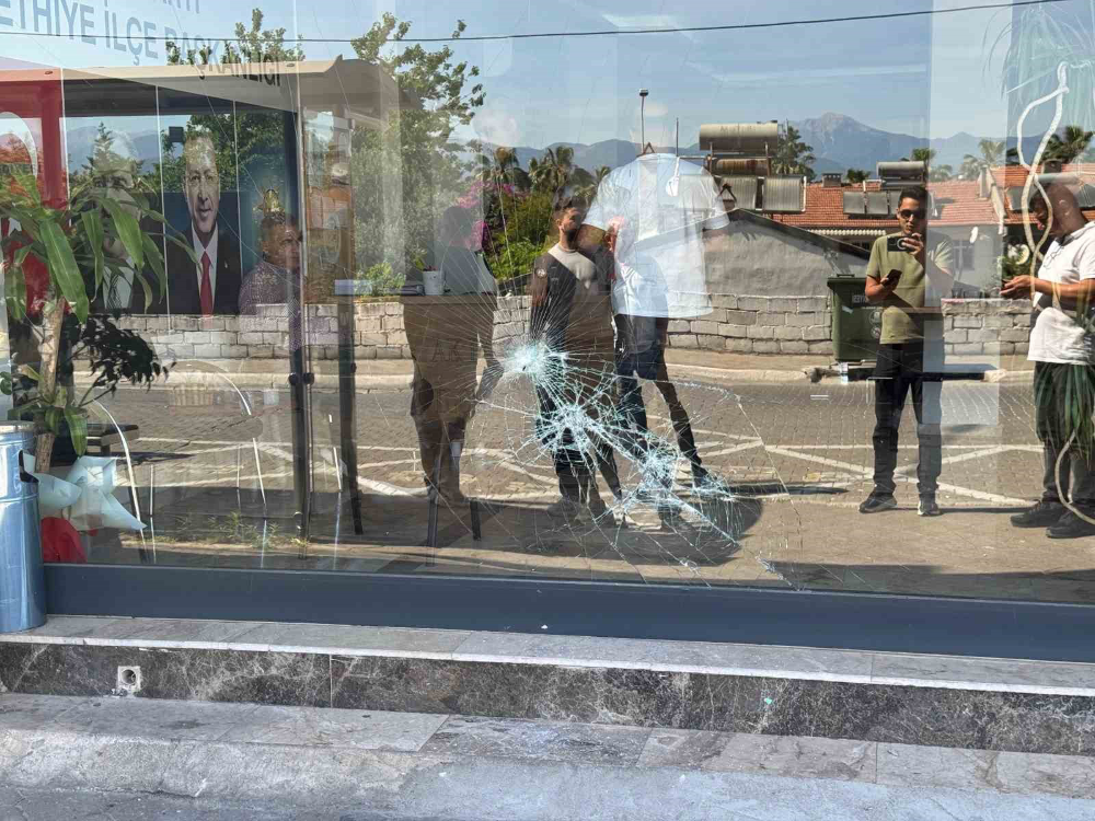 AK Parti Fethiye İlçe Başkanlığı’na Saldırıya Tepki