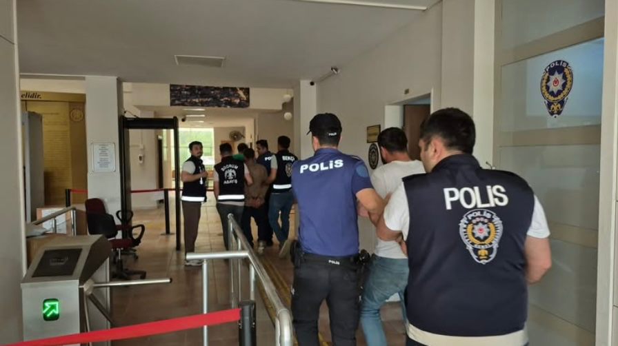 Bodrum’da Polise Direnen 3 Kişi Adli Kontrolle Serbest Bırakıldı