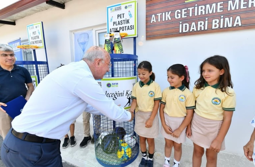 Fethiye’de Öğrencilerden Geri Dönüşüme Örnek Davranış