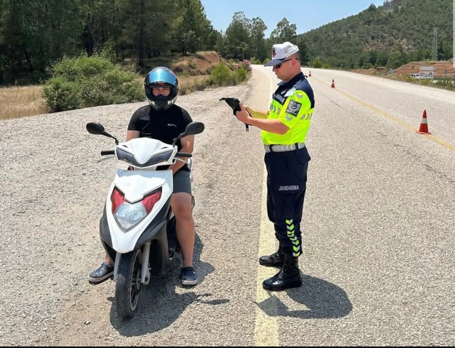 Bayram Tatilinde Yoğun Motosiklet Denetimi: 19.998 Sürücü Kontrol Edildi
