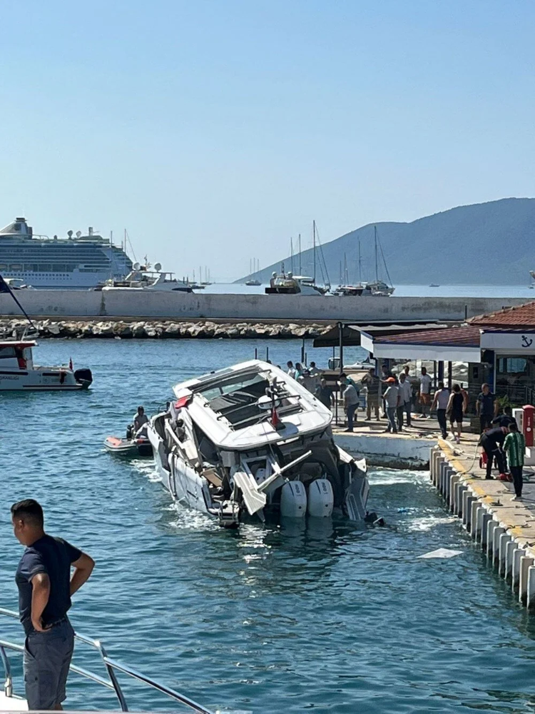Bodrum Marina’da Yakıt İkmali Sırasında Patlama: Üç Kişi Yaralandı
